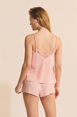 Caraco avec d&eacute;tails en dentelle fleuris;${refinementColor}