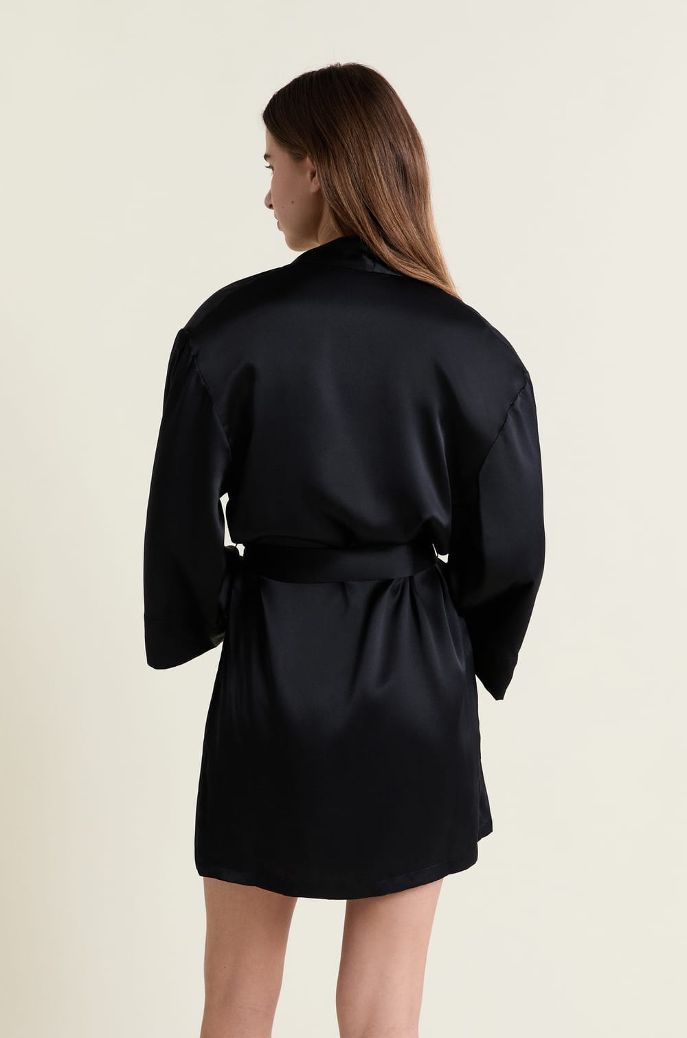 Silk Robe;${refinementColor}