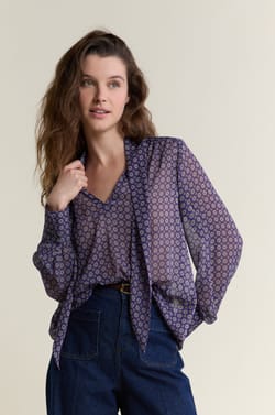 Blouse &agrave; nouer sur le devant &agrave; imprim&eacute;;${refinementColor}