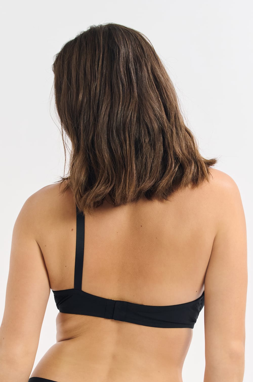 Soutien-gorge brassière avec broderie;${refinementColor}