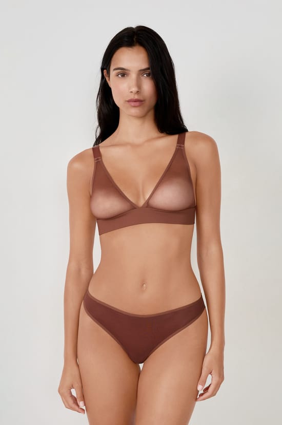 Wireless triangle bra in mesh;${refinementColor}