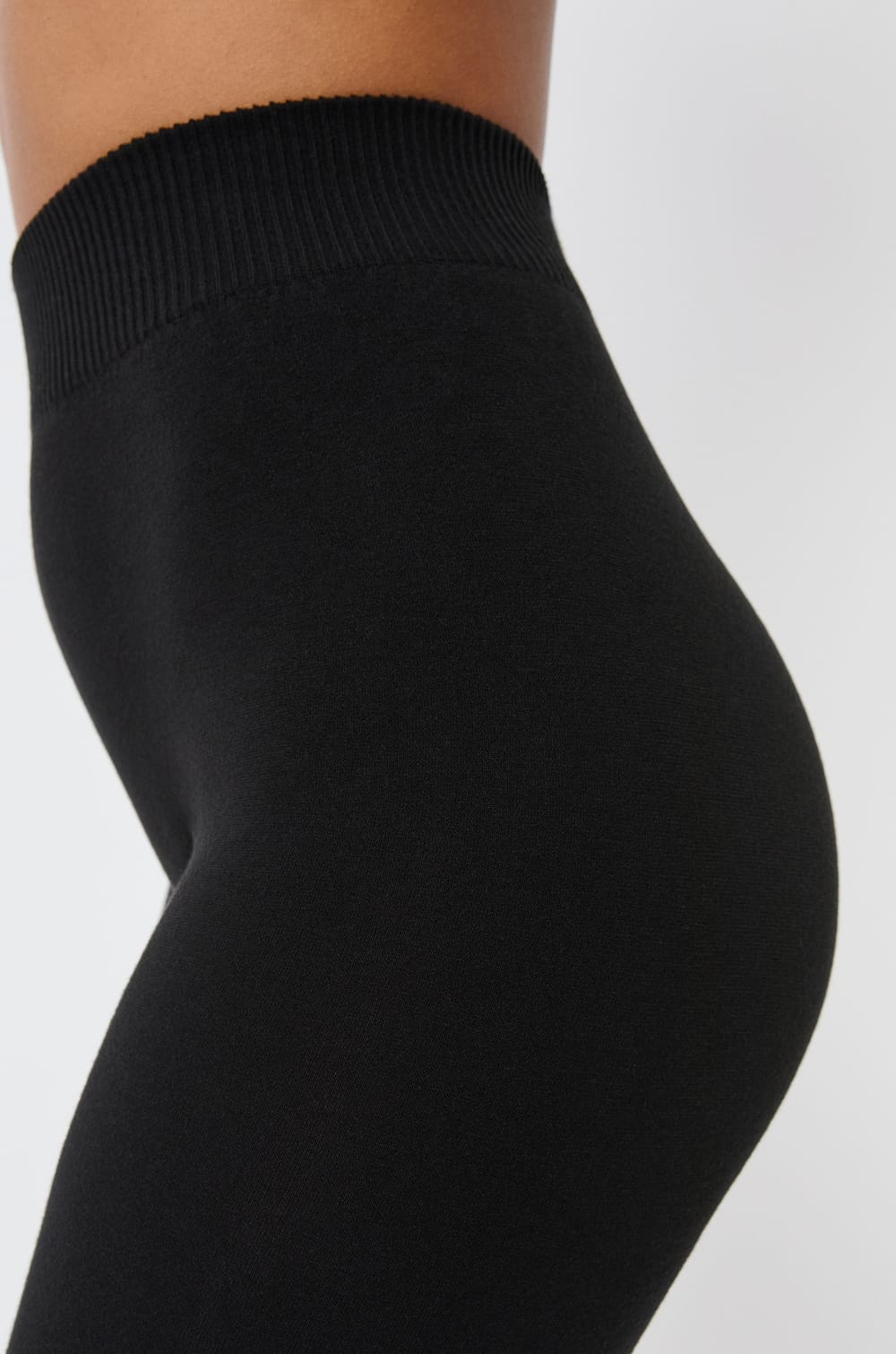 Thermal Material Leggings;${refinementColor}