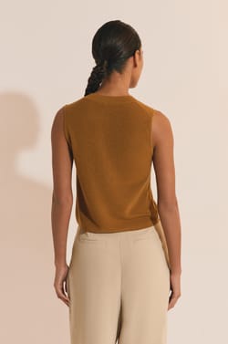 Cardigan sans manches;${refinementColor}