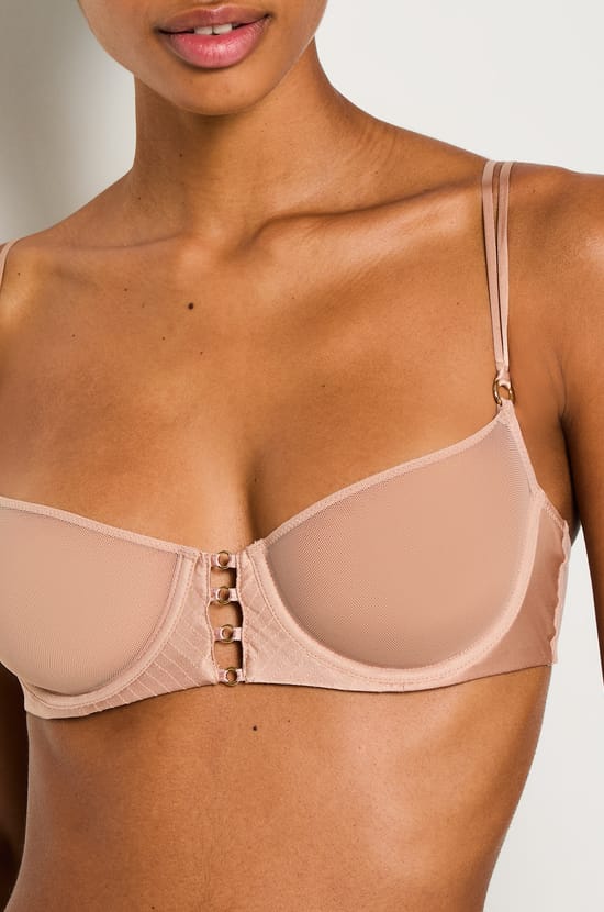 Classic Wireless Bra in Silk and Tulle;${refinementColor}