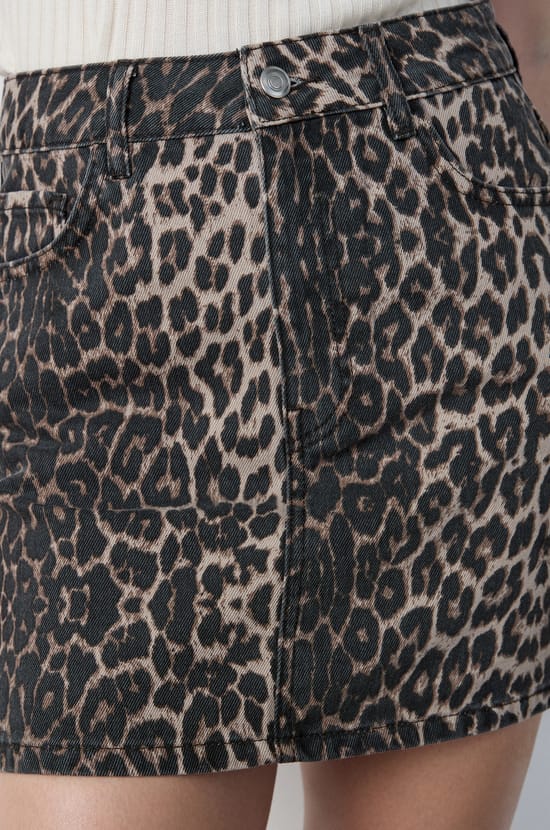Mini leopard print skirt;${refinementColor}