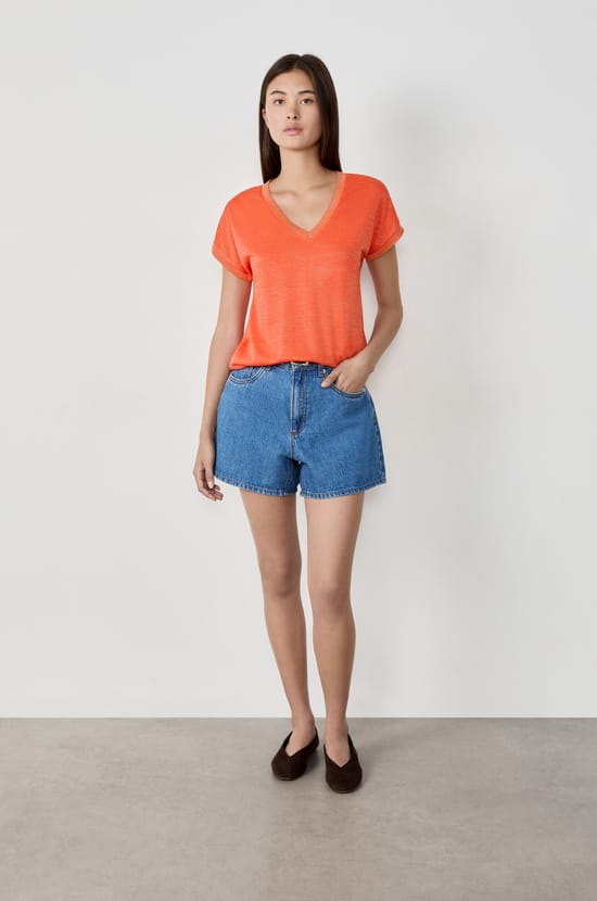 V-neck Short-Sleeved T-shirt;${refinementColor}
