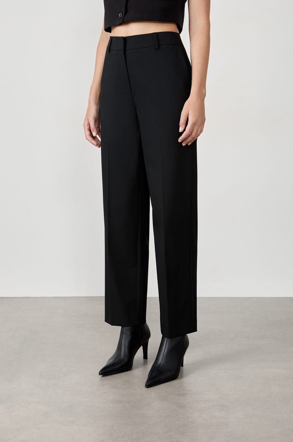 Straight Cut Trousers;${refinementColor}