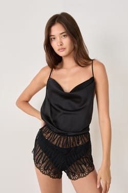 Satin-Jumpsuit mit Spitze;${refinementColor}
