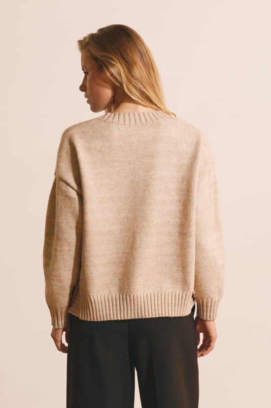 Pull manches longues &agrave; col V;${refinementColor}