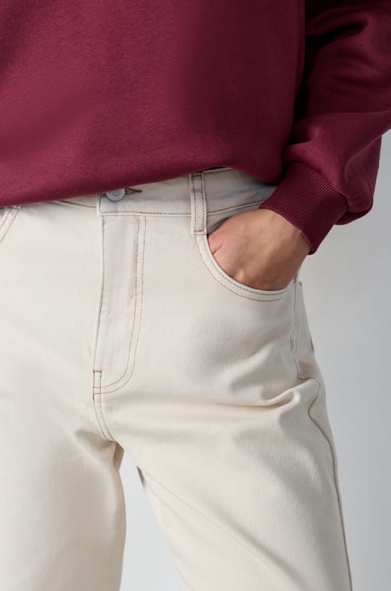 Straight cut jeans;${refinementColor}