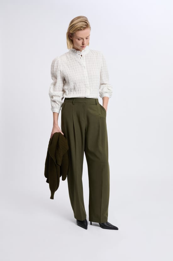 Pantalon large droit;${refinementColor}