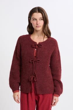 Gilet avec noeud;${refinementColor}