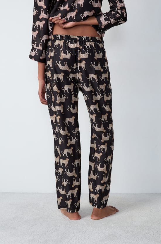 Pantalon de pyjama satiné à motifs;${refinementColor}