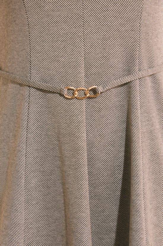 Robe courte avec d&eacute;tail dor&eacute; en coton;${refinementColor}