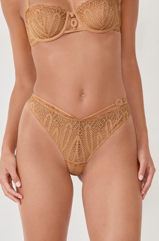 Tanga en dentelle;${refinementColor}