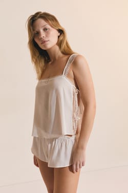 Top de pyjama avec d&eacute;tail en dentelle;${refinementColor}
