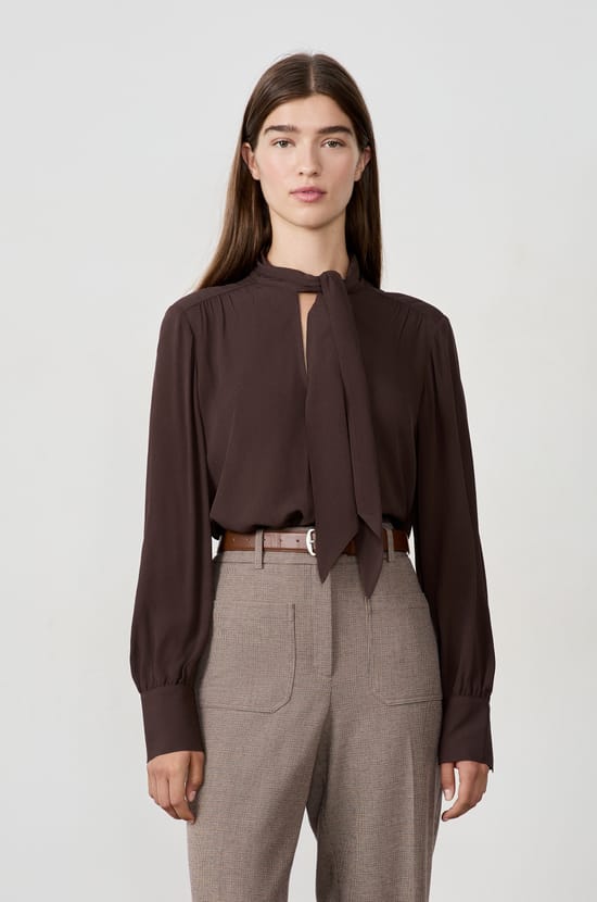 Blouse met strik aan de voorkant;${refinementColor}