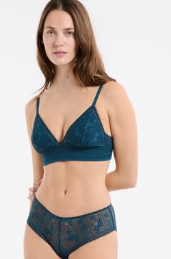 Bra N.8 - The Wireless Triangle in Lace;${refinementColor}