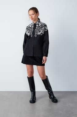 Long-sleeved embroidered shirt;${refinementColor}