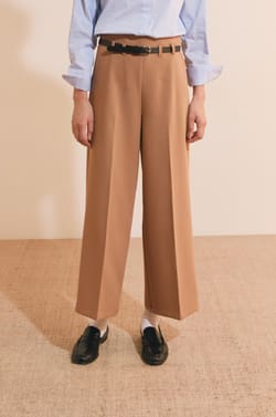 Pantalon cropped;${refinementColor}