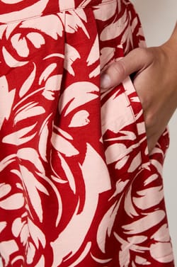 Printed fluid shorts;${refinementColor}