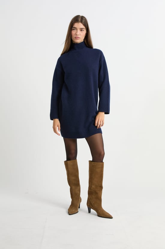 Robe courte en cachemire;${refinementColor}