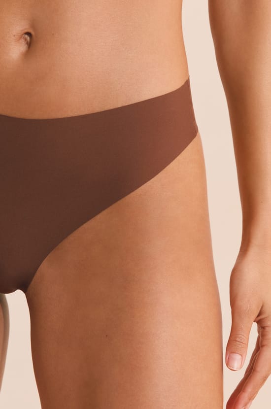 Tanga high leg en microfibre;${refinementColor}