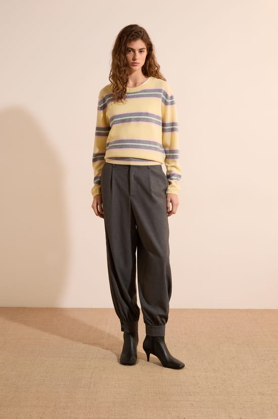 Pull col rond ray&eacute; 100% cachemire;${refinementColor}