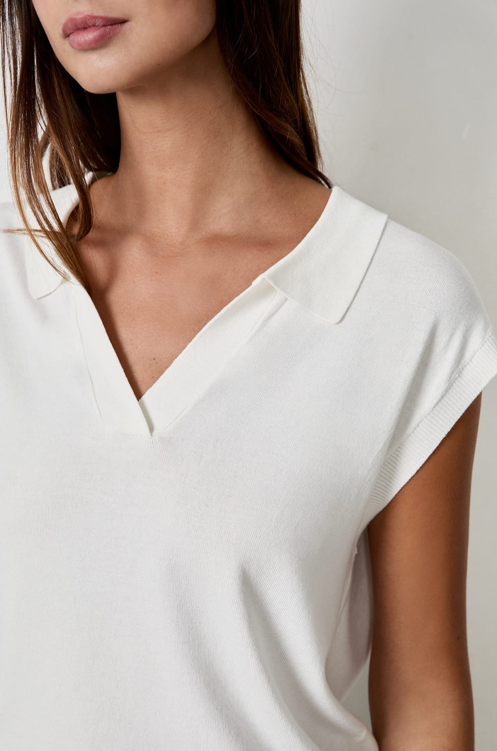 Pull polo sans manches;${refinementColor}