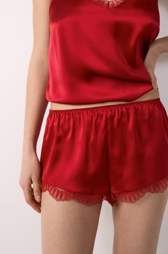 Short en soie détails dentelle;${refinementColor}