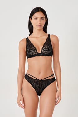 Tanga aus Spitze;${refinementColor}