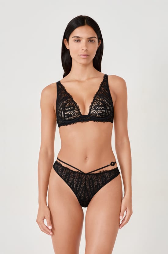 Tanga en dentelle;${refinementColor}