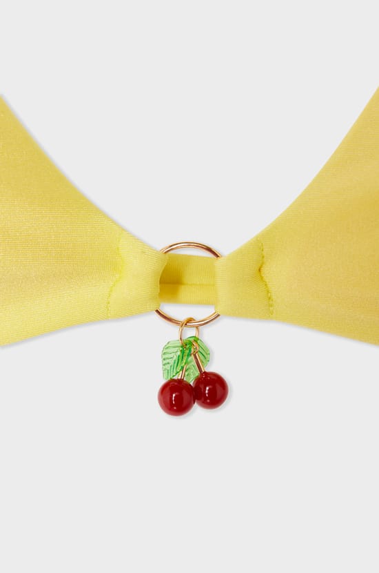 Haut de maillot de bain triangle satin&eacute; avec charm;${refinementColor}