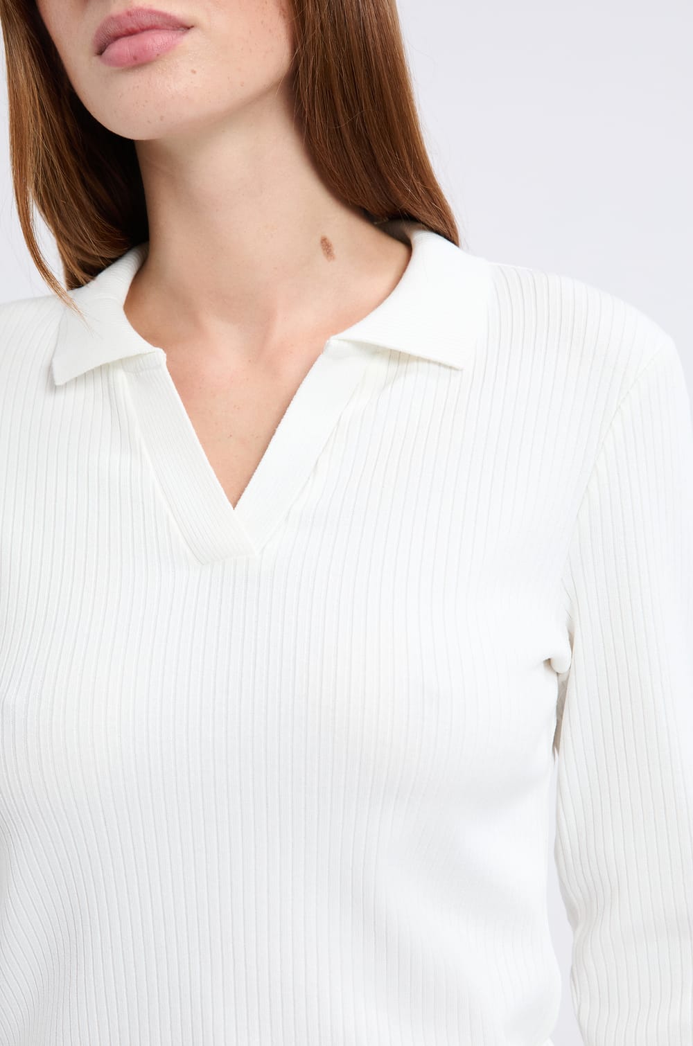 Long-sleeved V-neck T-shirt;${refinementColor}