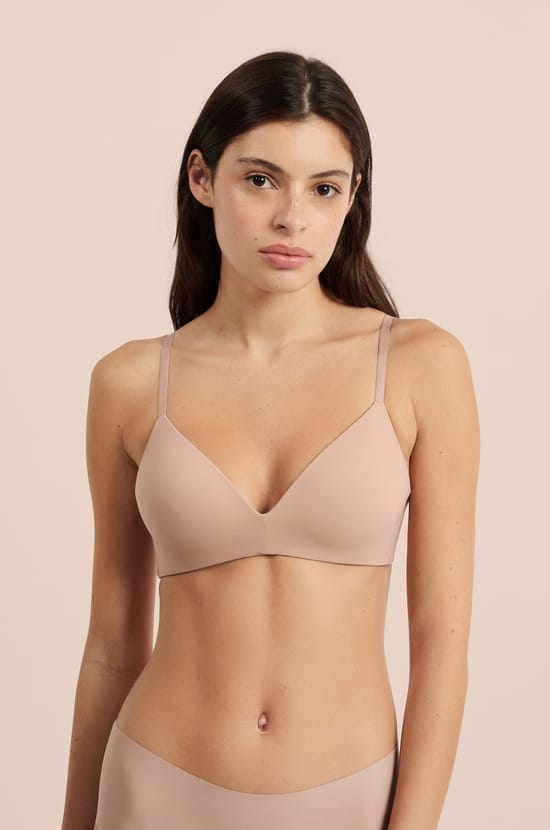 Sujetador de copas finas sin aros de microfibra;${refinementColor}