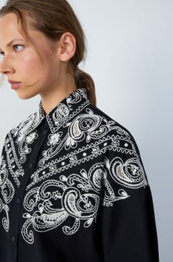 Long-sleeved embroidered shirt;${refinementColor}