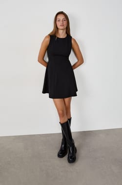 Short sleeveless dress;${refinementColor}