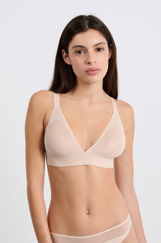 Wireless triangle bra in mesh;${refinementColor}