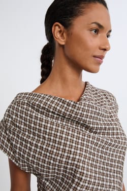 Robe longue &agrave; carreaux;${refinementColor}