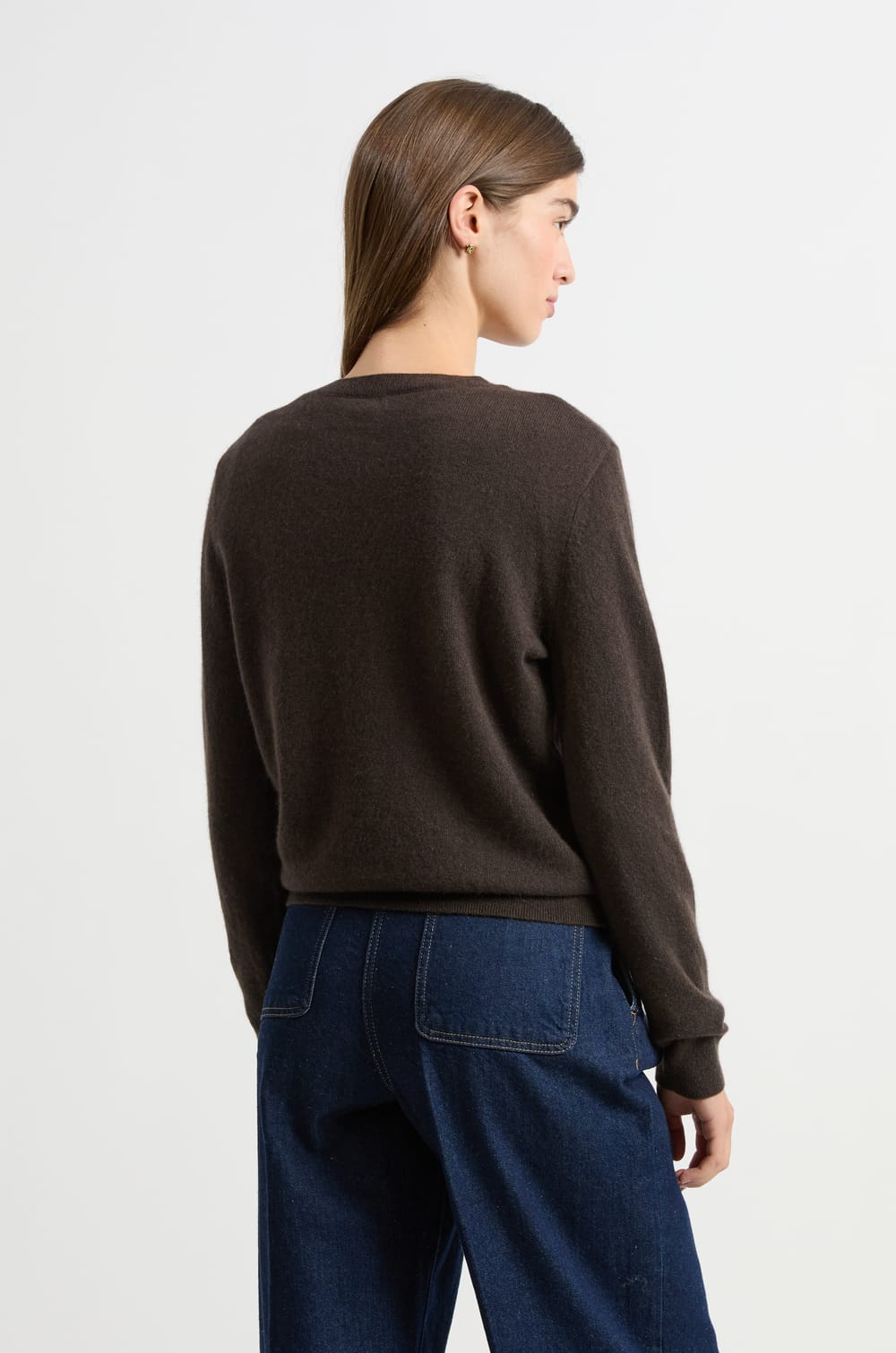 Round neck cashmere sweater;${refinementColor}