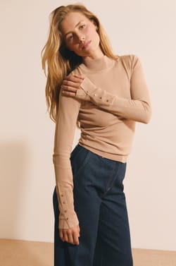 Pull en maille fine &agrave; manches mi-longues;${refinementColor}