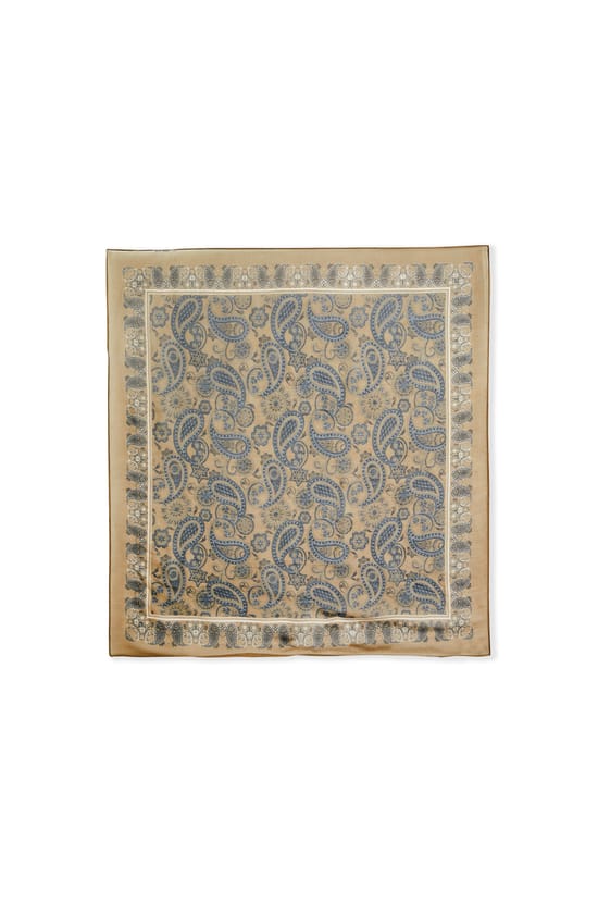 Foulard &agrave; motifs;${refinementColor}