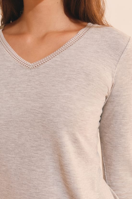 T-Shirt mit V-Ausschnitt aus Thermostrick;${refinementColor}
