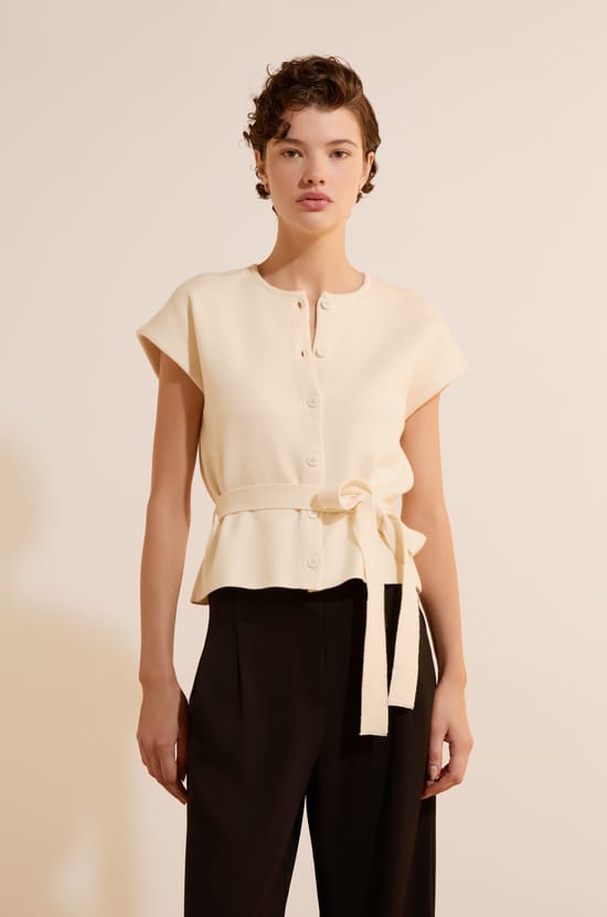 Cardigan &agrave; manches courtes avec lien &agrave; nouer;${refinementColor}