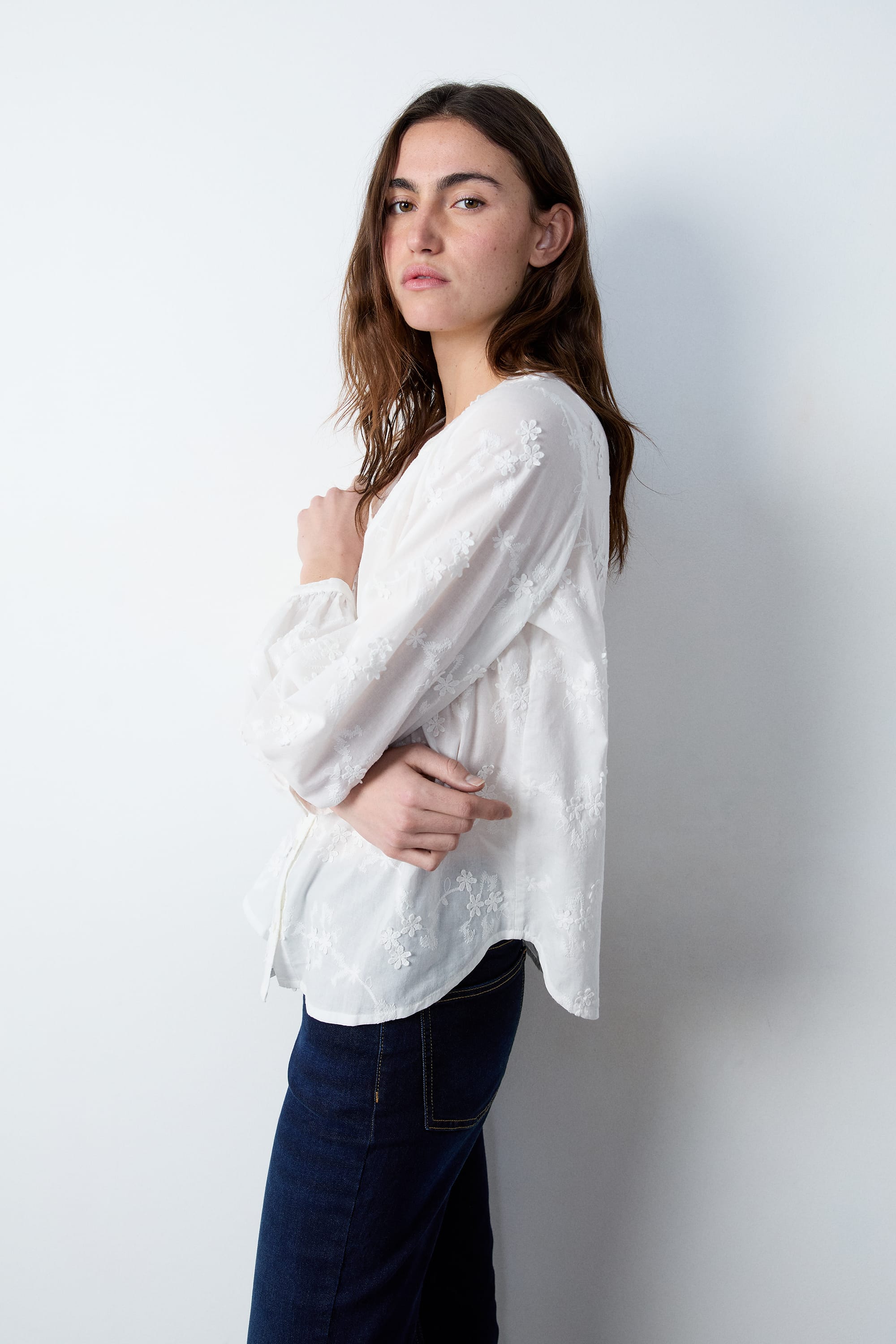 Chemise manches longues brodée fleurs
