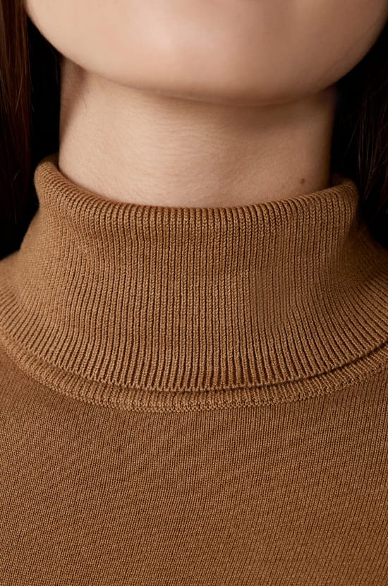 Turtleneck Sweater;${refinementColor}