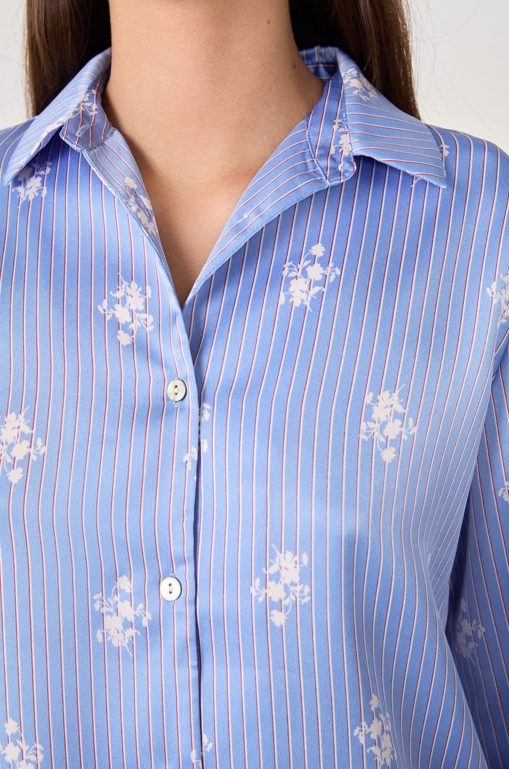 Satynowa koszula piżamowa z nadrukiem;${refinementColor}