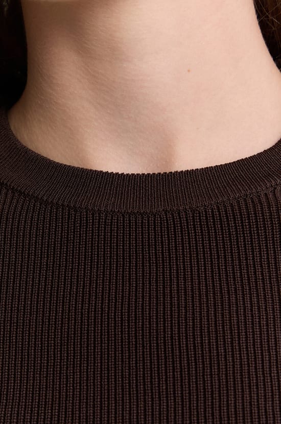 Pull &agrave; manches courtes en maille;${refinementColor}