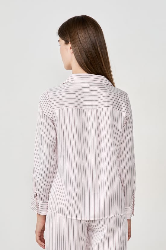 Chemise de pyjama en satin &agrave; rayures;${refinementColor}