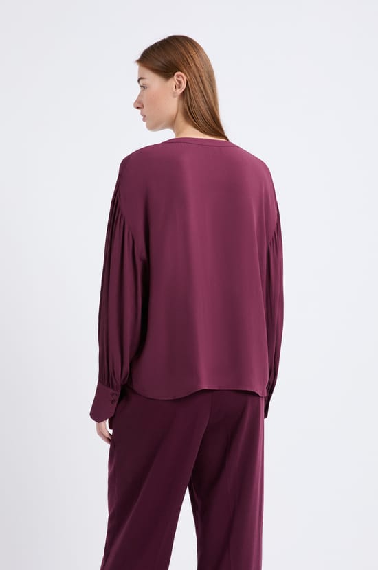 Chemise à manches longues en crepe;${refinementColor}